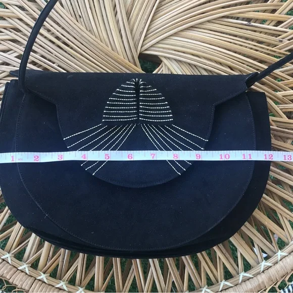 Vintage Cesare Martinoli‎ Black Suede Single Strap Gold Accent Purse - Picture 6 of 7